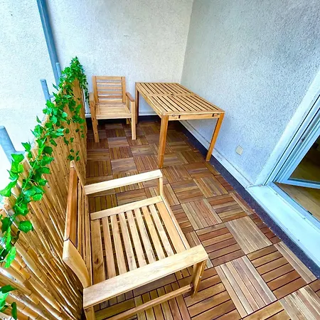 Appartement In Stoetteritz With Balcony - Great Public Transport Links To The *